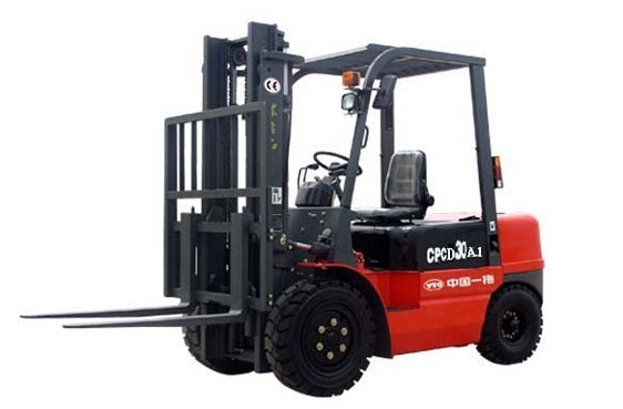 東方紅CPCD30A內(nèi)燃型叉車 CPCD30A