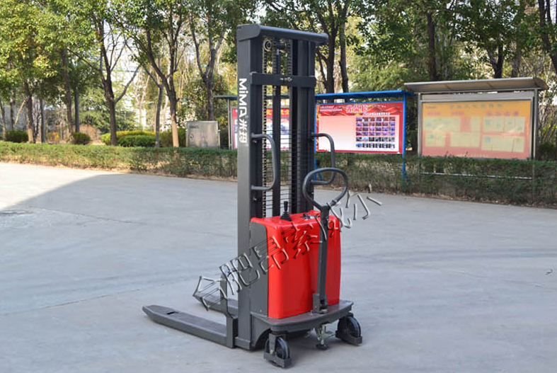 半電動(dòng)托盤堆垛車TA品牌