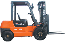 供應東方紅3噸內燃柴油平衡重叉車 CPC30F/CPC30F1